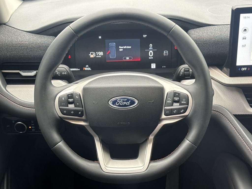 Used 2025 Ford Explorer Active RWD image 23