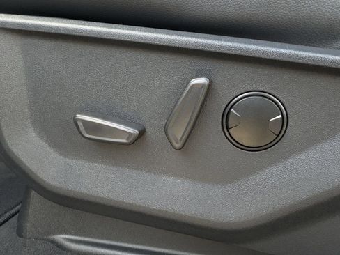 New 2026 Ford F250 Lariat w/ Black Appearance Package image 67