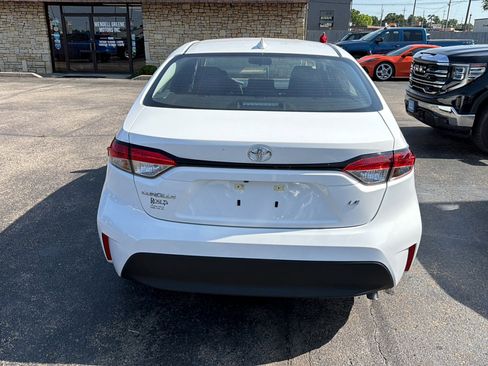 Used 2025 Toyota Corolla LE FWD image 5