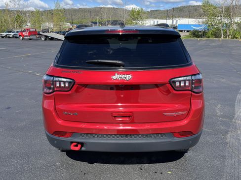 Used 2025 Jeep Compass Trailhawk AWD/4WD image 6