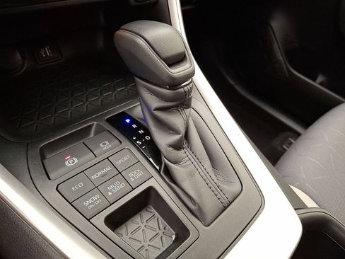 Certified 2025 Toyota RAV4 XLE AWD/4WD image 12