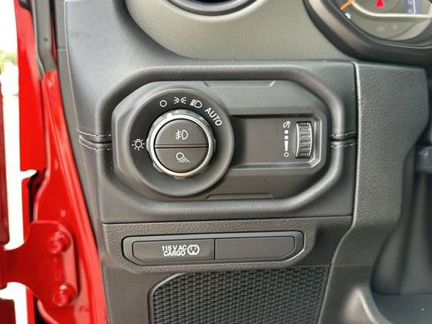 New 2025 Jeep Gladiator Mojave image 26