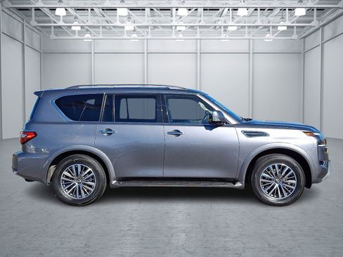 Used 2023 Nissan Armada SL w/ Captain's Chairs Package image 7