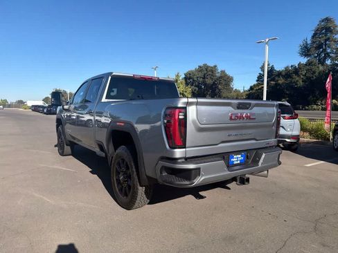 Used 2026 GMC Sierra 2500 AT4 AWD/4WD image 7