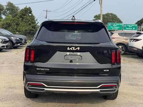 Used 2023 Kia Sorento EX AWD/4WD image 5