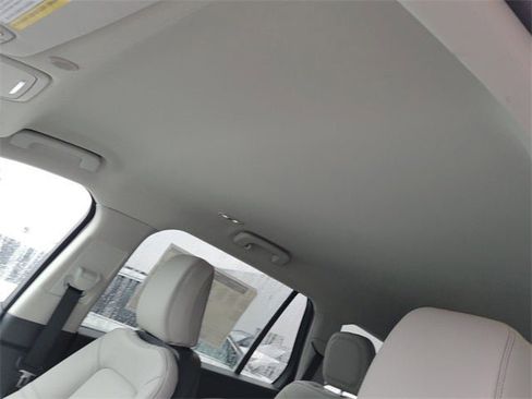 New 2026 Lincoln Aviator AWD image 6