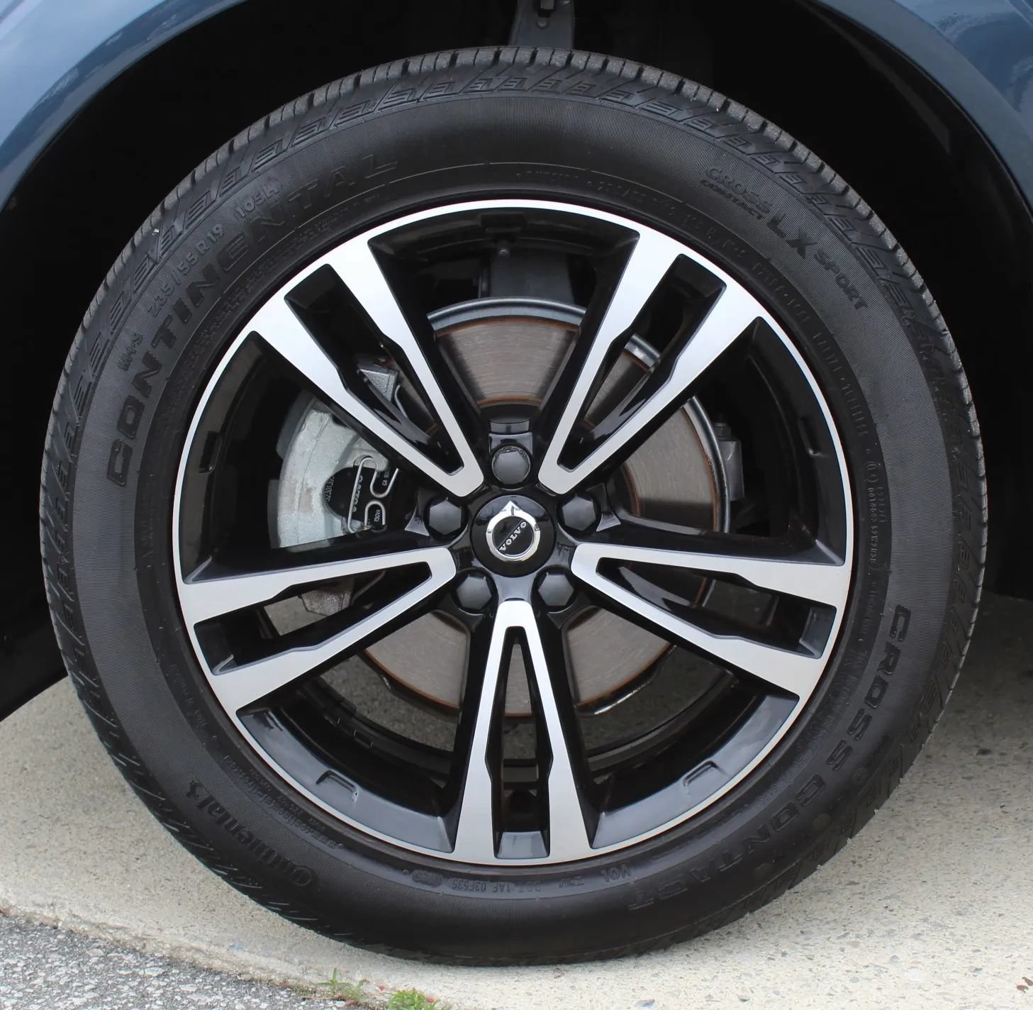 Used 2021 Volvo XC60 T5 Momentum w/ Premium Package FWD image 9