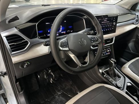 New 2026 Volkswagen Taos SE image 14
