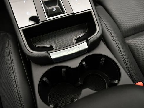 Used 2024 Porsche Macan S image 35