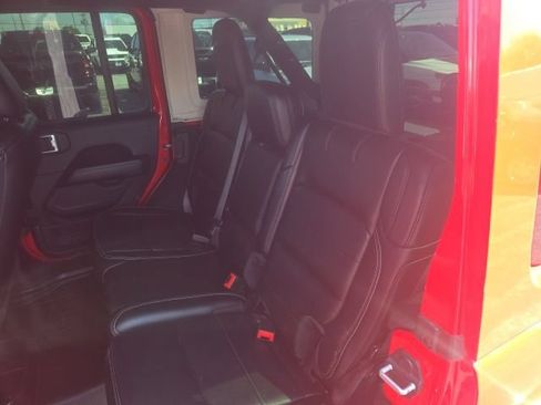 Used 2020 Jeep Wrangler Unlimited Sahara AWD/4WD image 18