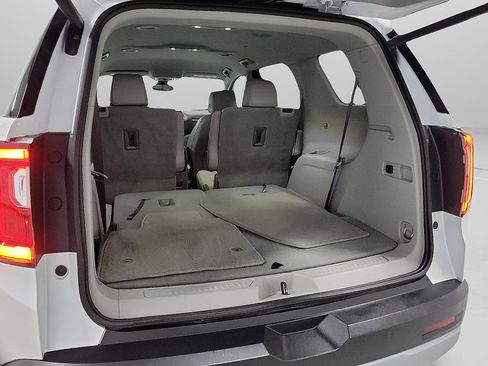 Used 2021 GMC Acadia SLT w/ Technology Package image 7