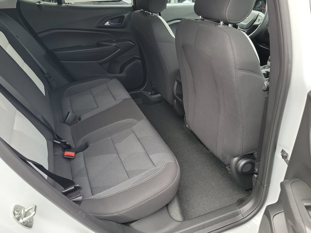 New 2026 Chevrolet Trax LS w/ LS Convenience Package FWD image 16