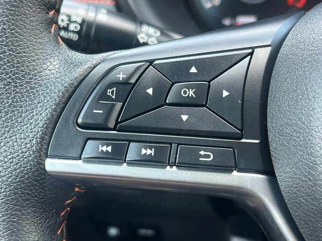 Used 2024 Nissan Kicks SR w/ SR Premium Package FWD image 18