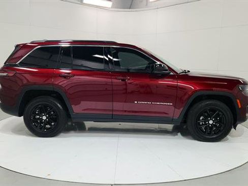 Used 2025 Jeep Grand Cherokee Laredo X w/ Luxury Tech Group I image 9