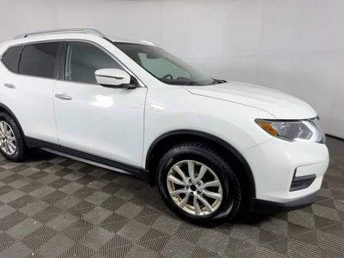 Used 2020 Nissan Rogue S FWD image 2