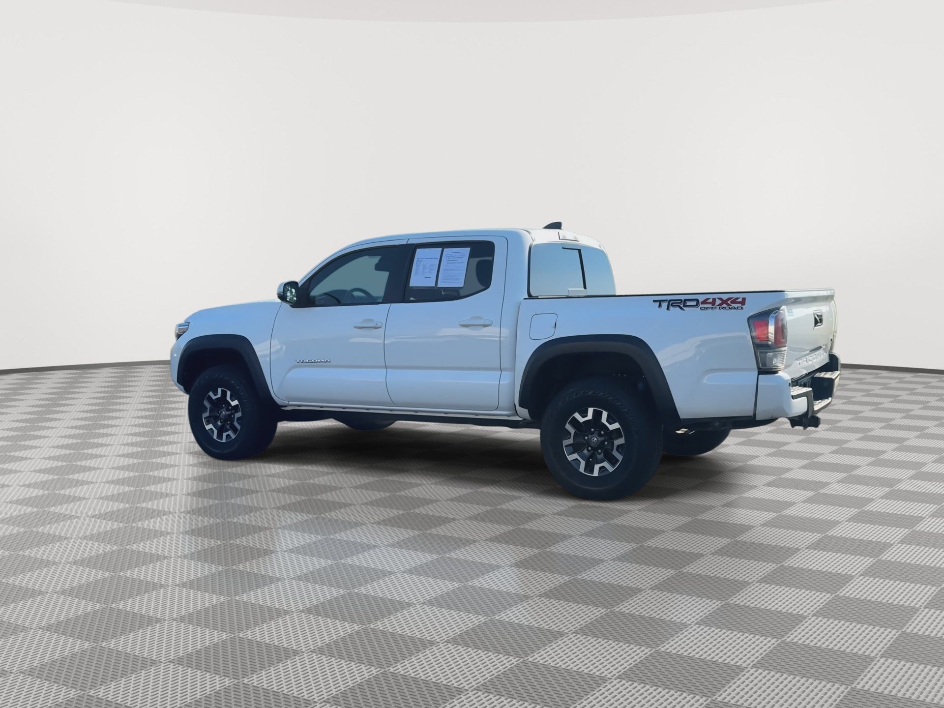 Used 2021 Toyota Tacoma TRD Off-Road w/ Technology Package AWD/4WD image 6