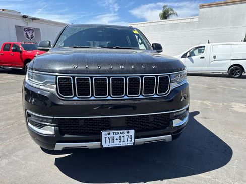 Used 2024 Jeep Wagoneer L Series II RWD image 5