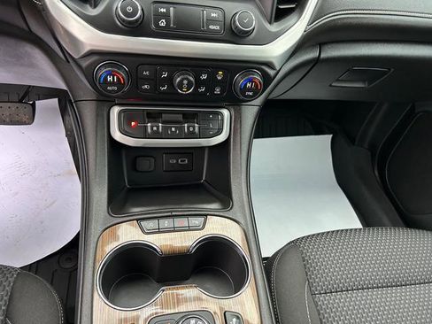 Used 2023 GMC Acadia SLE w/ Driver Convenience Package image 14