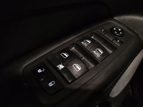 Used 2019 Jeep Grand Cherokee Limited X image 27