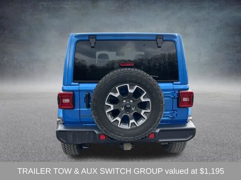 Used 2025 Jeep Wrangler Unlimited Sahara w/ Dual Top Group AWD/4WD image 8