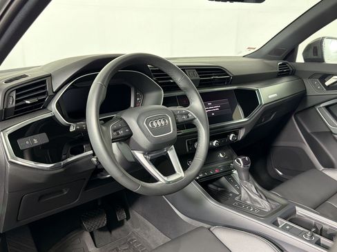 Used 2025 Audi Q3 2.0T Premium w/ Convenience Package AWD/4WD image 3