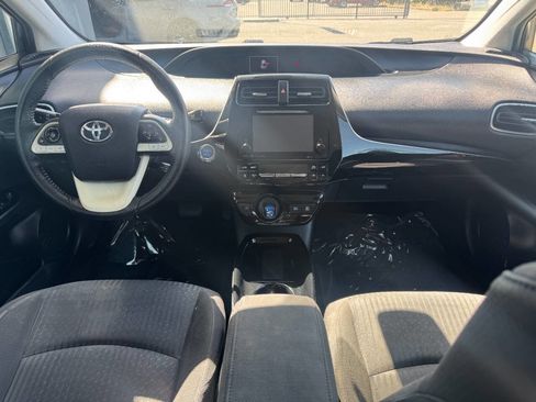 Used 2018 Toyota Prius Three image 15