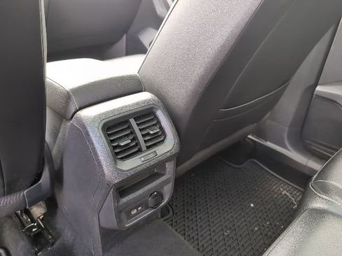 Used 2023 Volkswagen Tiguan SE w/ Panoramic Sunroof Package FWD image 26