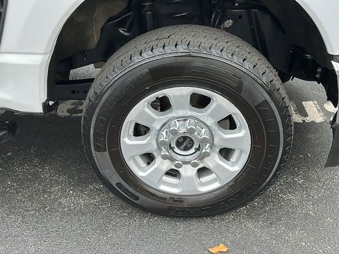 Used 2024 Ford F250 XLT image 9