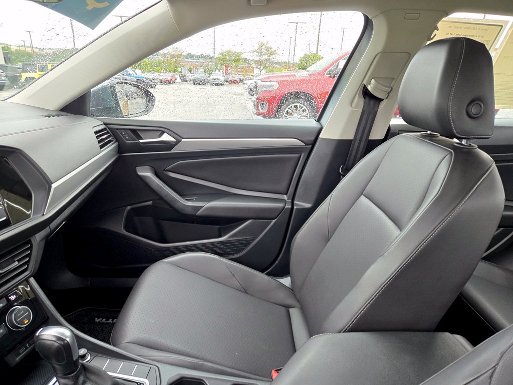 Used 2020 Volkswagen Jetta SE w/ SE Cold Weather Package FWD image 23