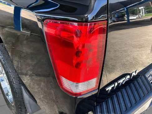 Used 2007 Nissan Titan XE w/ Preferred Pkg AWD/4WD image 28
