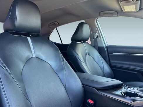 Used 2022 Toyota Camry XSE image 30