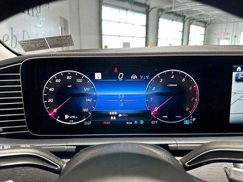 New 2026 Mercedes-Benz GLS 450 4MATIC image 9