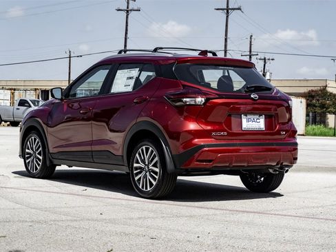 New 2024 Nissan Kicks SV w/ Exterior Package image 5