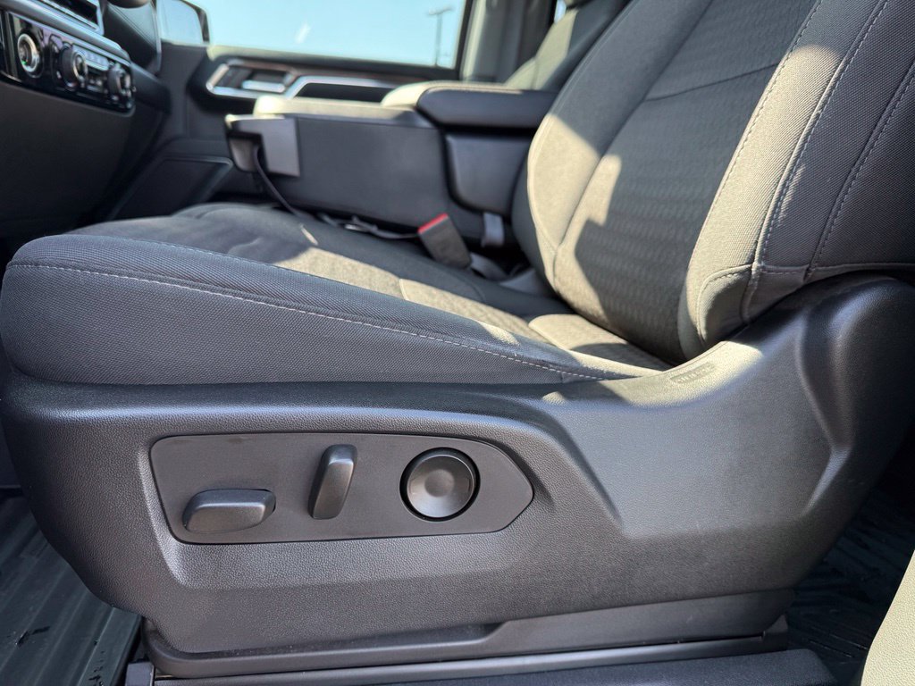 Used 2023 Chevrolet Silverado 1500 RST AWD/4WD image 9