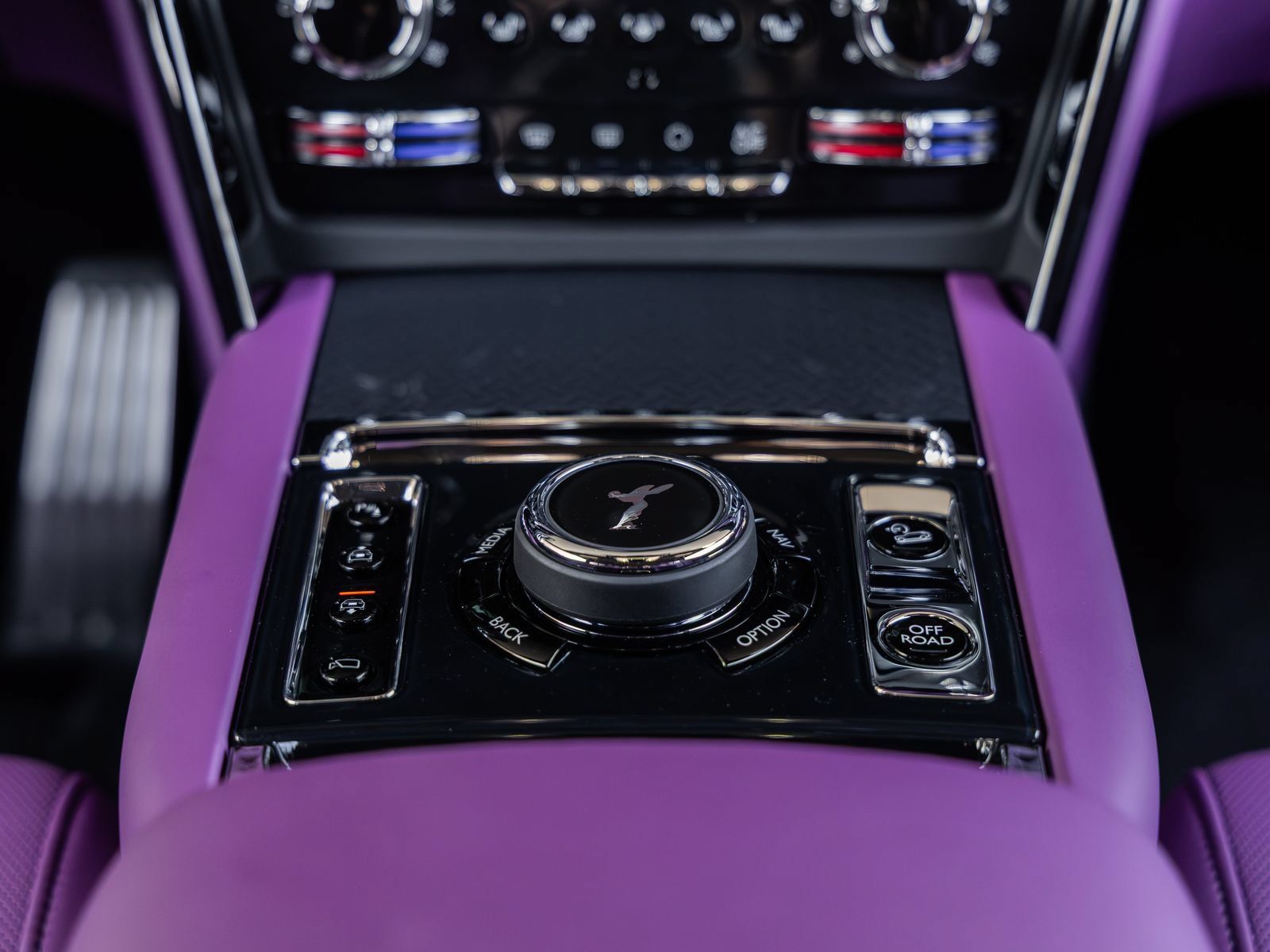 New 2027 Rolls-Royce Cullinan Black Badge AWD/4WD image 39