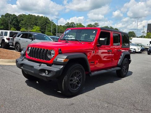 Used 2024 Jeep Wrangler Unlimited Sport AWD/4WD image 3