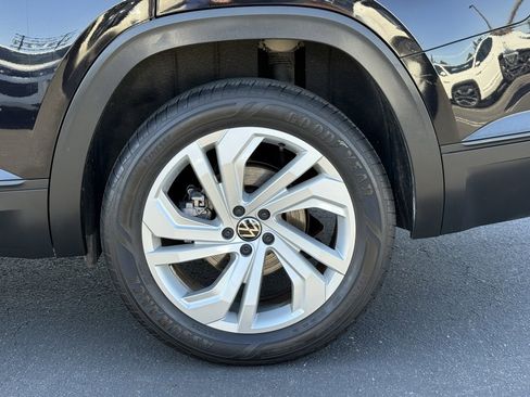 Used 2021 Volkswagen Atlas SE w/ Towing Package image 10