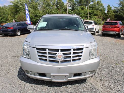 Used 2013 Cadillac Escalade ESV Luxury AWD/4WD image 3