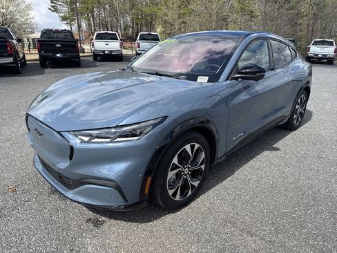 Used 2023 Ford Mustang Mach-E Premium image 3