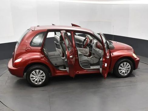 Used 2009 Chrysler PT Cruiser FWD image 6