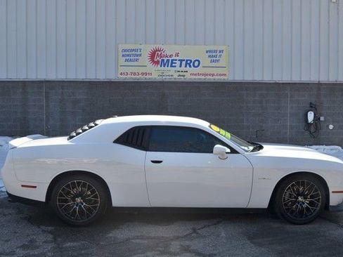 Used 2022 Dodge Challenger R/T image 9