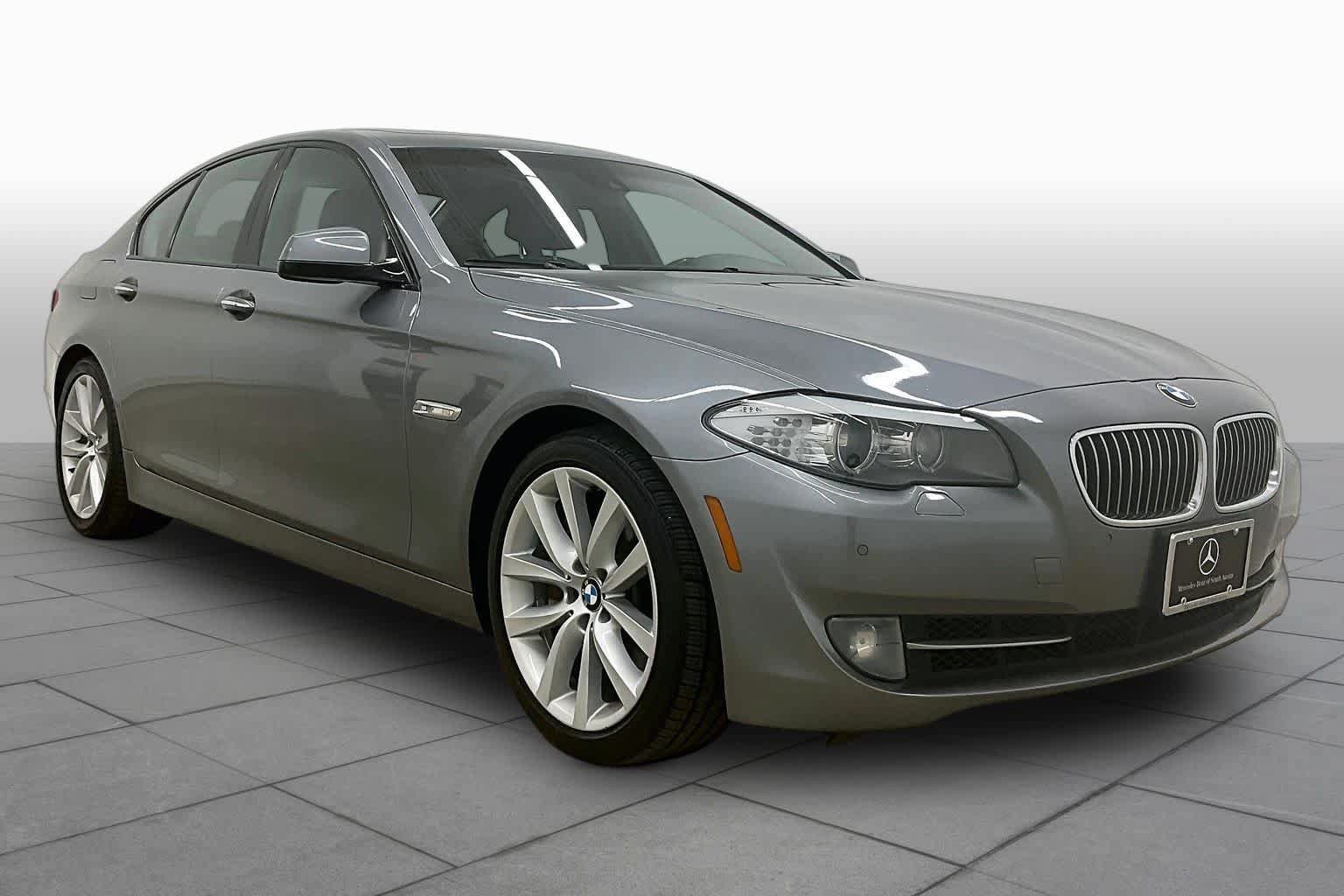 Used 2011 BMW 535i Sedan RWD image 2