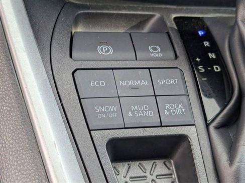 Used 2024 Toyota RAV4 XLE image 19