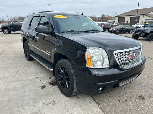 Used 2011 GMC Yukon Denali image 3