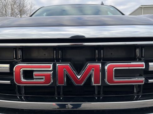 Certified 2023 GMC Yukon SLT image 40