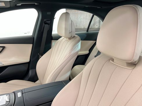 New 2026 Mercedes-Benz E 350 4MATIC Sedan image 16