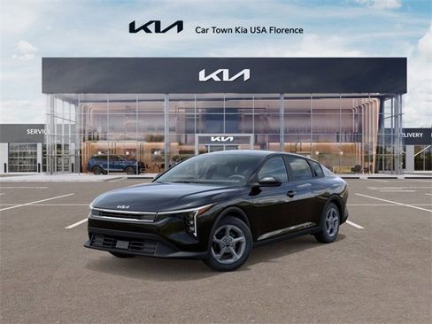New 2025 Kia K4 LXS image 1