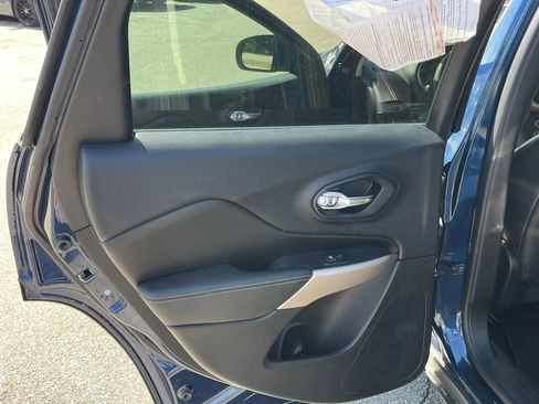 Used 2018 Jeep Cherokee Limited w/ Trailer Tow Group image 13