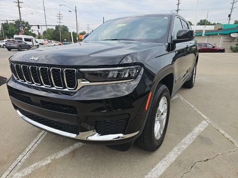 Certified 2025 Jeep Grand Cherokee L Laredo w/ Luxury Tech Group I AWD/4WD image 8