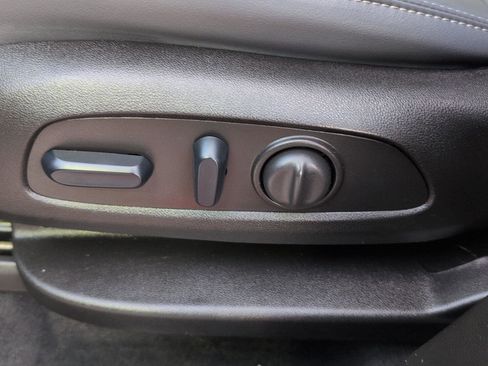 Used 2024 Buick Enclave Essence w/ Experience Buick Package image 19